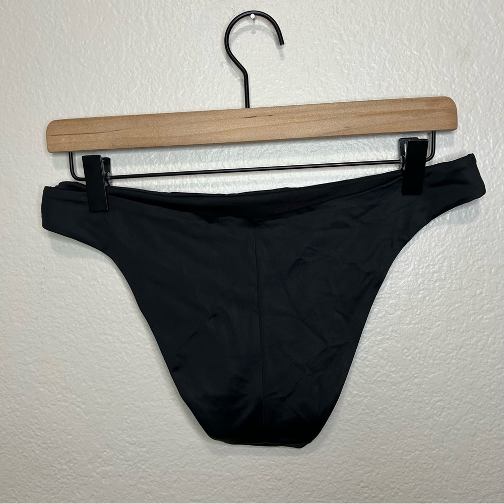 NWT Fabletics Black Cheeky Bikini Swim Bottoms Size Medium - Picture 2 of 6